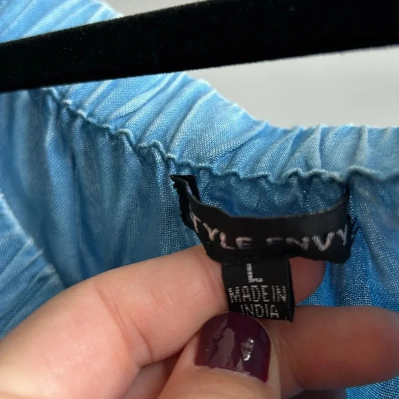 Style Envy Off the Shoulder Shirt | Chambray Shirt | Off the Shoulder | - Picture 5 of 7